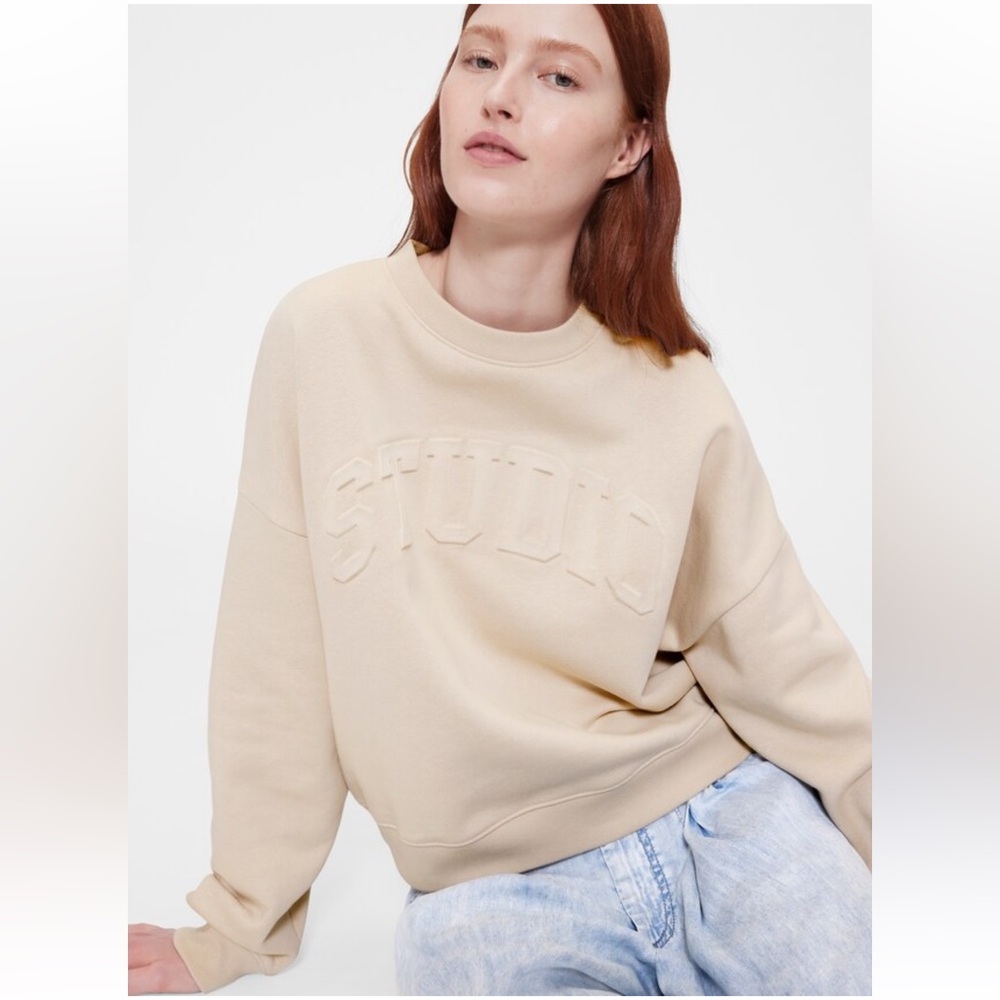 NWT Beige Gap Studio Sweatshirt size M